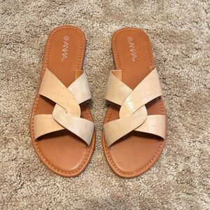 ANNA Women's 8.5 NEW Beige Kacy Alligator Shimmer Slide Sandals